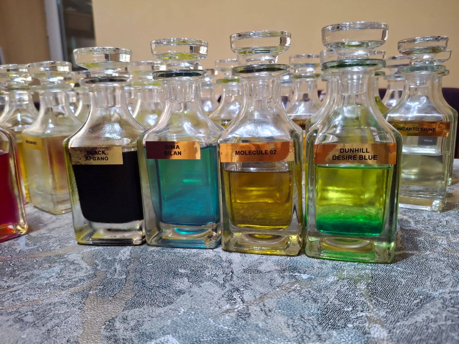 En münasib qiymetlere Ekvavilent ve Orjinal parfumlerin satışı. Toptan ve perakende satış mövcuddur. 2