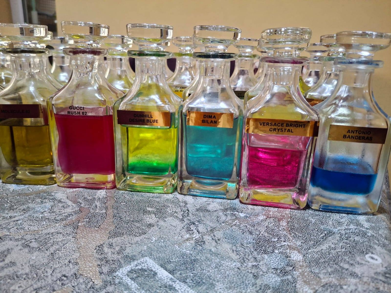 En münasib qiymetlere Ekvavilent ve Orjinal parfumlerin satışı. Toptan ve perakende satış mövcuddur. 4